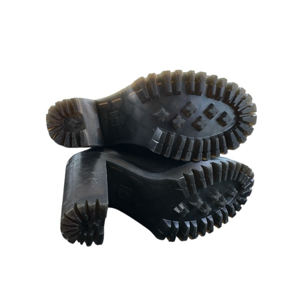 Dr. Martens Averil Size 7 Black Heeled Boots with Chunky Heel - Picture 7 of 7